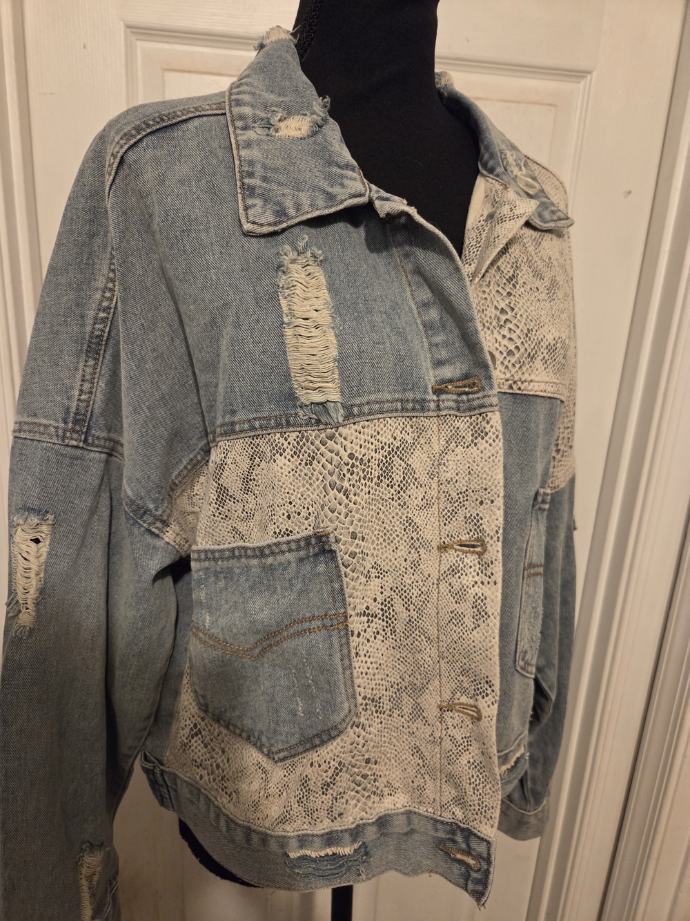 Veveret Light Blue Denim Jacket with Neutral Snake-Print Panels - Picture 2 of 7